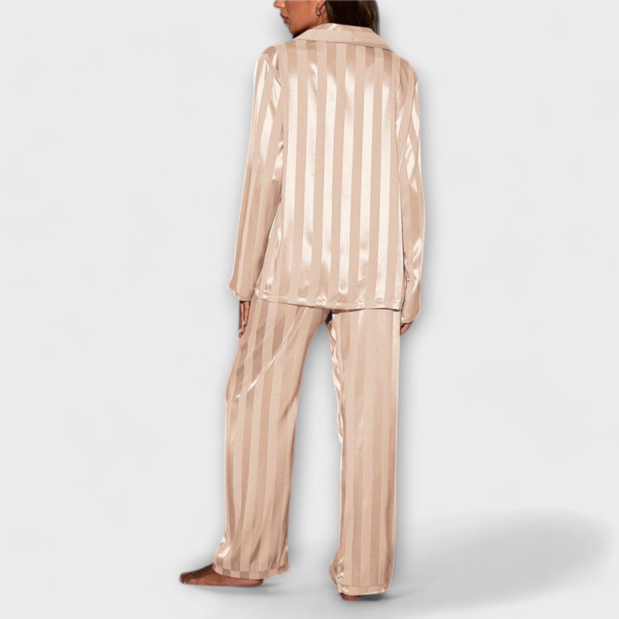 Flair - Ylellinen pyjama puku
