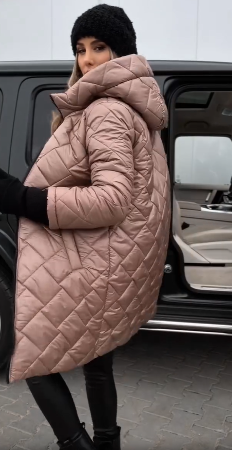 Martina | Tyylikäs, vuorattu untuvatakki hupulla